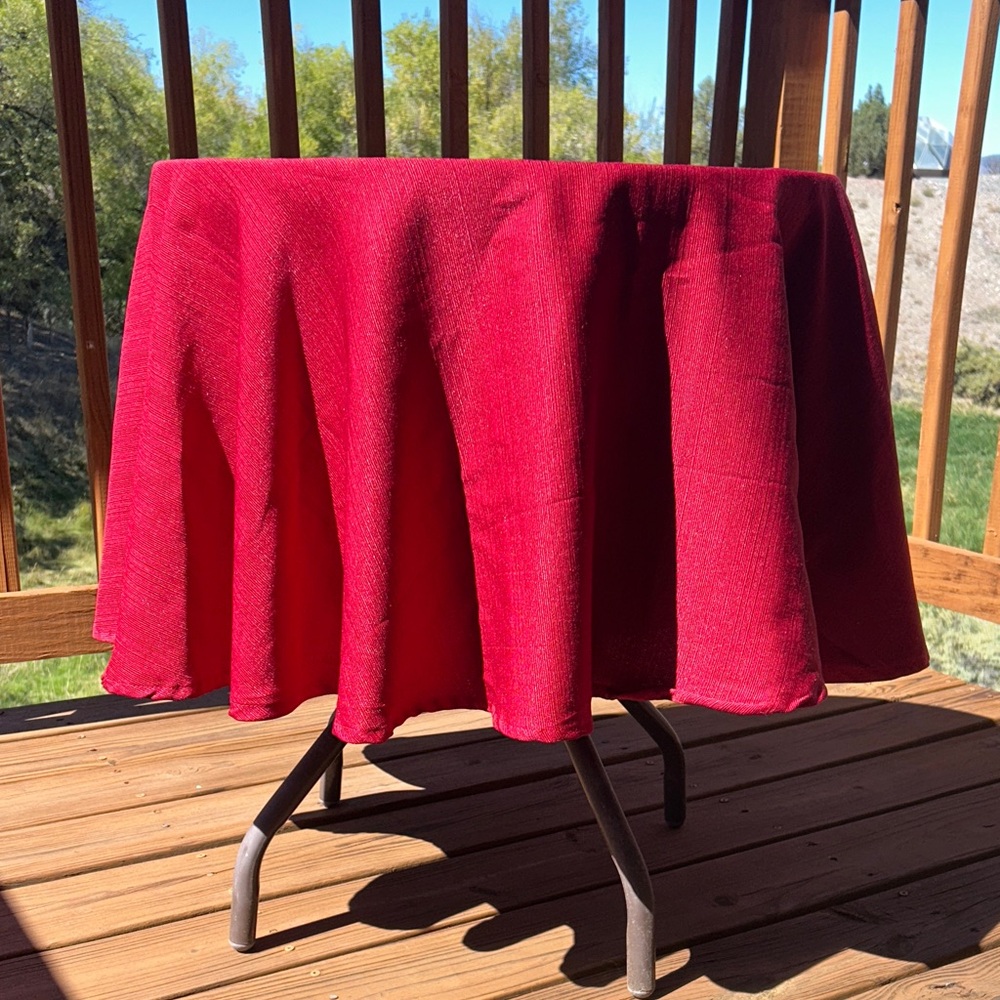 Round linen table cloth